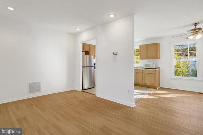 Building Photo - 9911 Whitewater Dr