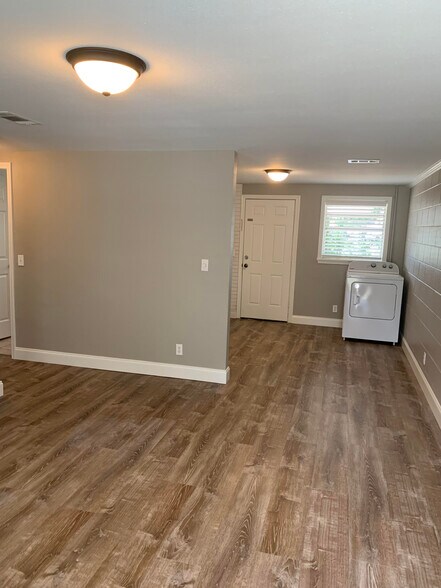 Building Photo - 354 Lincoln Ave