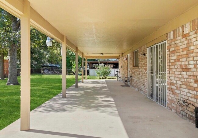 Building Photo - 4114 Connorvale Rd