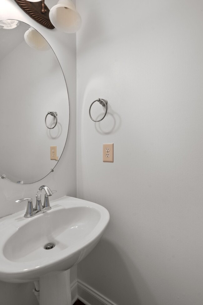 Building Photo - 1112 Woodbury Falls Ct