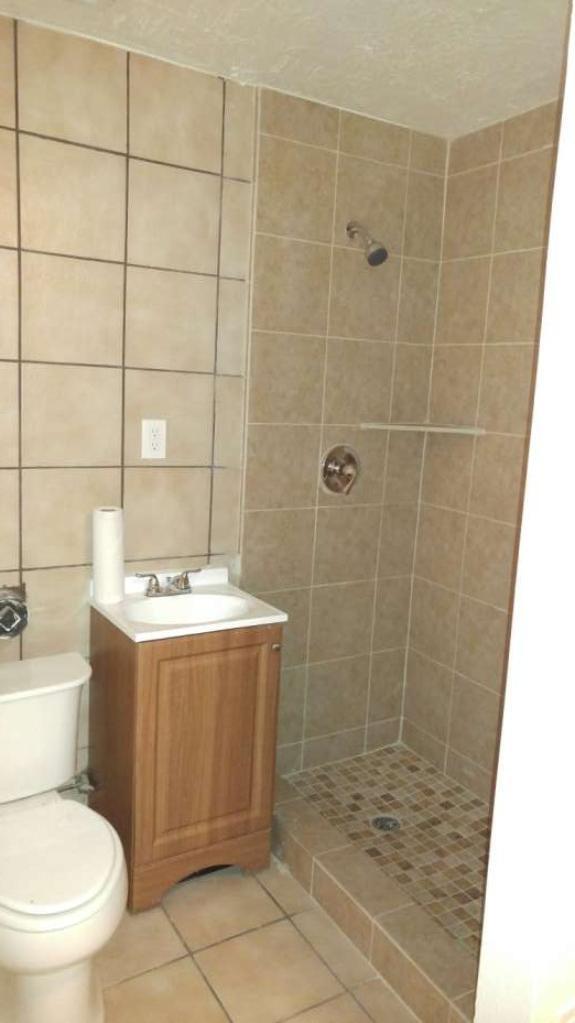 Building Photo - 4 bedroom in PHOENIX AZ 85009