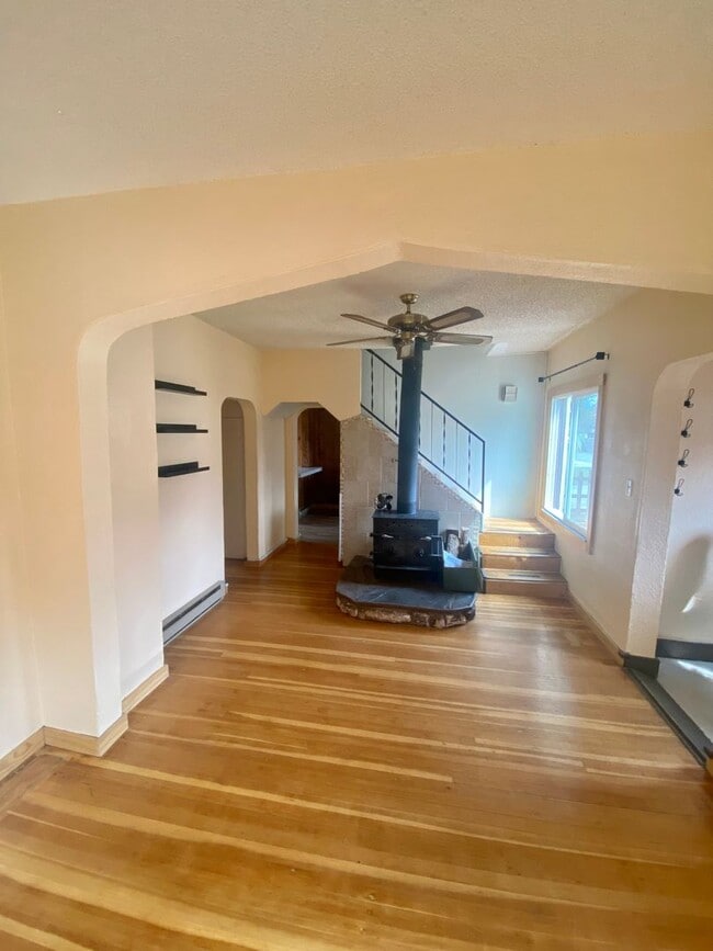 Building Photo - Whitefish River unfurnished 2 bedroom home!