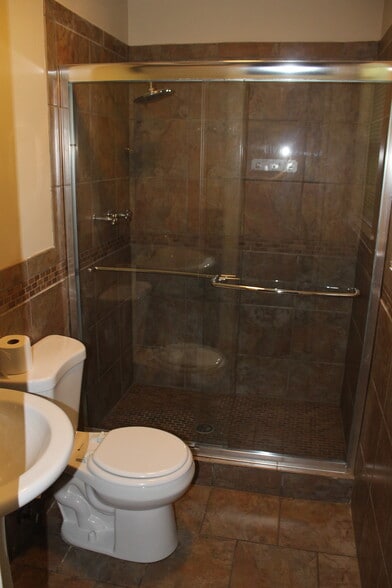 Building Photo - 3688 Idle Creek Dr