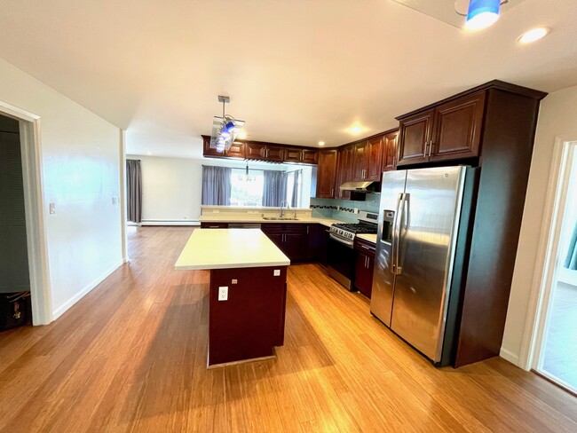 Kitchen with lsland - 940 Stoney Ct