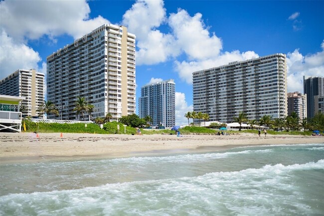 Building Photo - 1980 S Ocean Dr