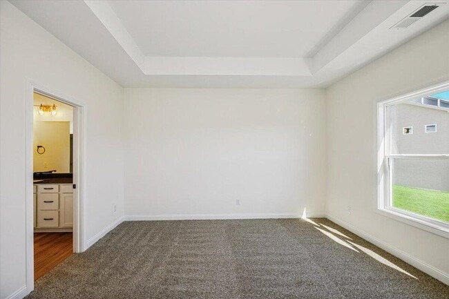 Building Photo - 105 Clearwater Dr