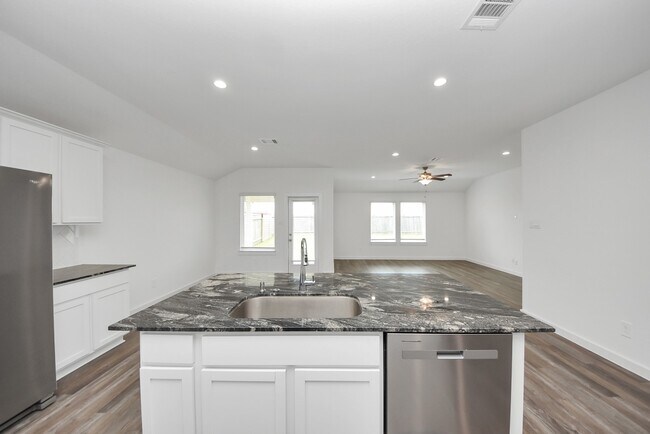 Building Photo - 8614 Shumard Oak Dr