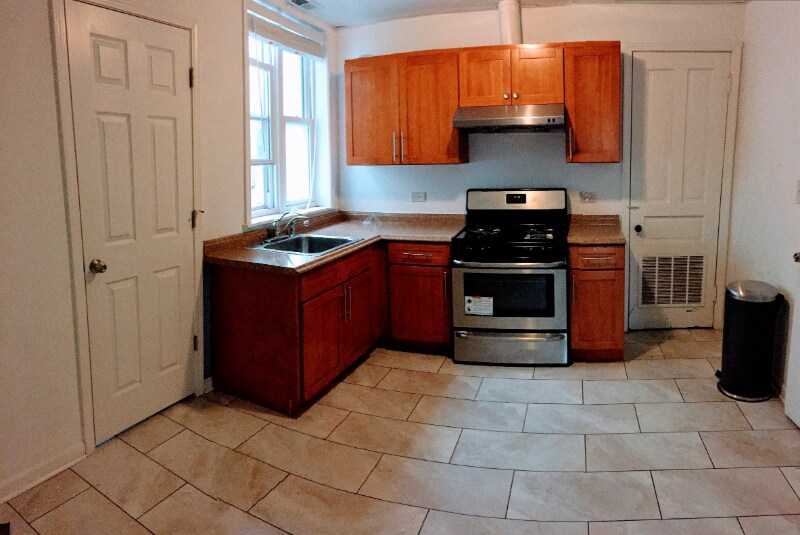 Building Photo - 254 W 31st St