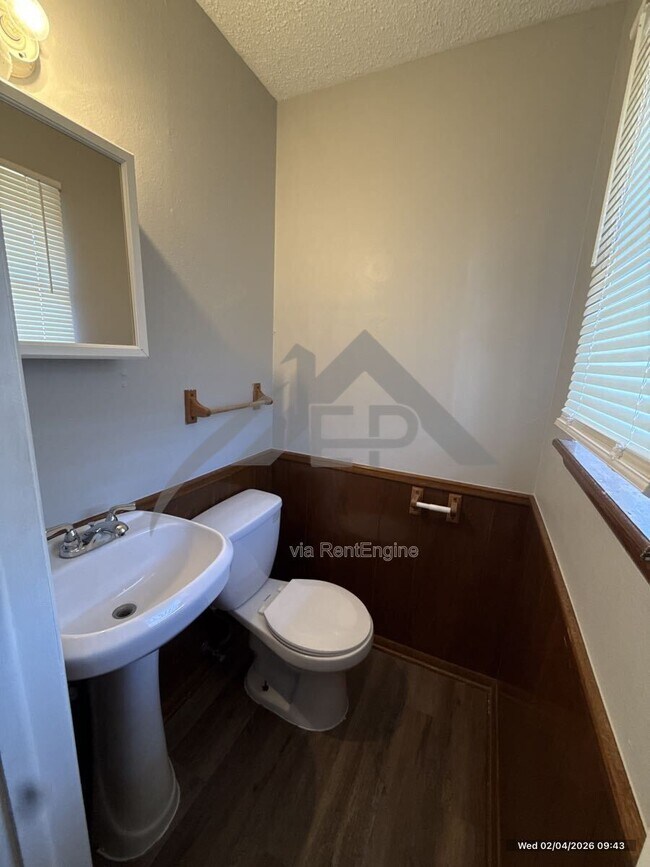 Building Photo - 629 Reynolds Rd