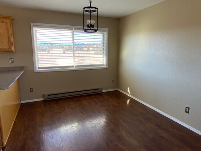 Building Photo - 3 Bedroom, 2 Bathroom Home in Edgewood, NM