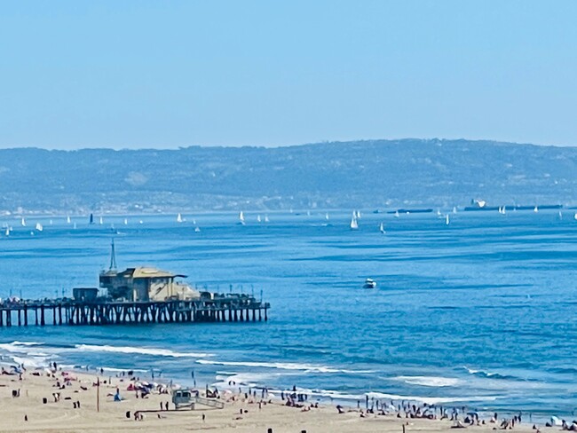 Santa Monica Pier - 757 Ocean Ave