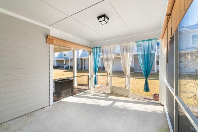 Building Photo - 118 N Sand Palm Rd
