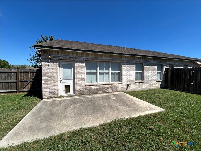 Building Photo - 3049 Pine Valley Dr