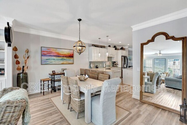 Building Photo - 147 Palm Cove Way