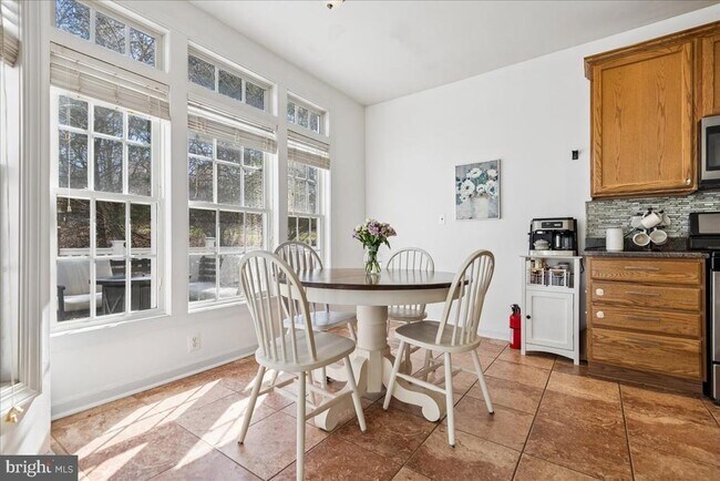 Building Photo - 10823 Wadsworth Rd