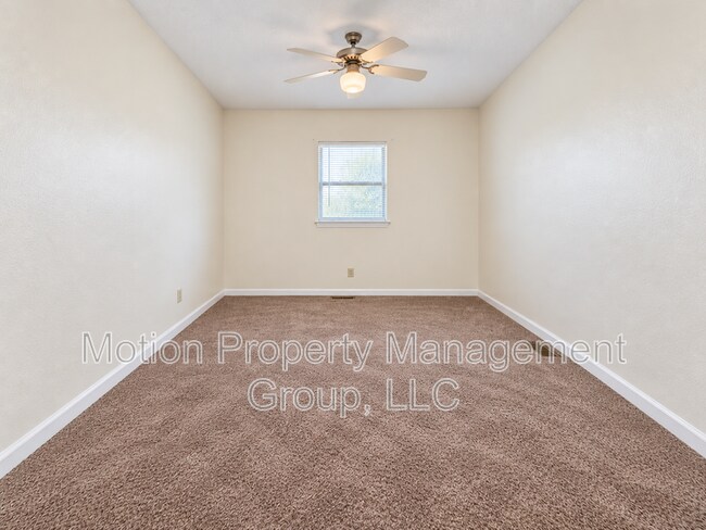 Building Photo - 1205 Fairway Dr SW