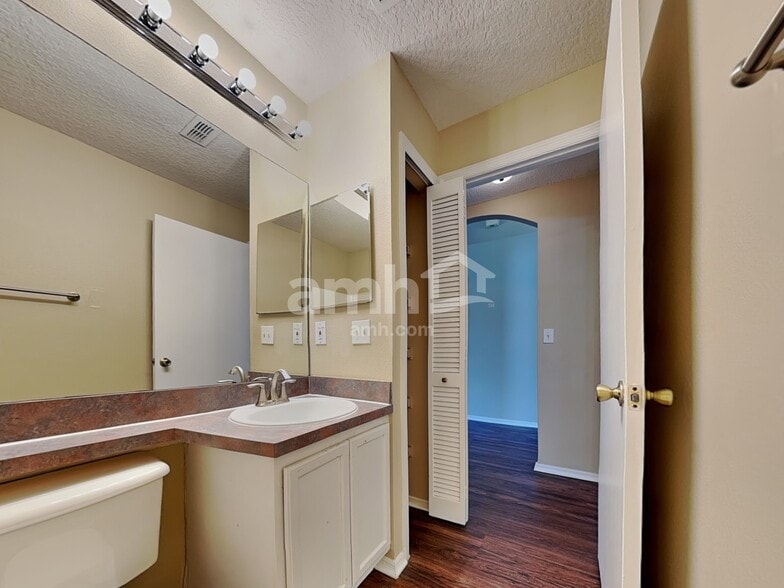 Building Photo - 1468 Carey Glen Cir