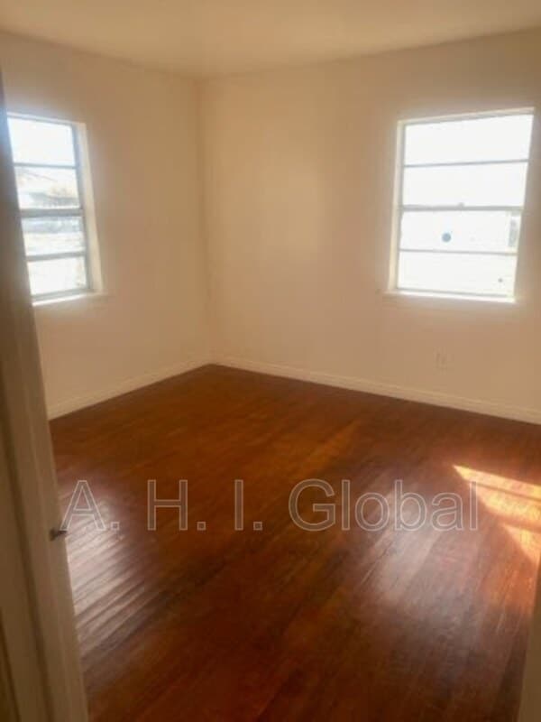 Building Photo - 4624 S Bonham St