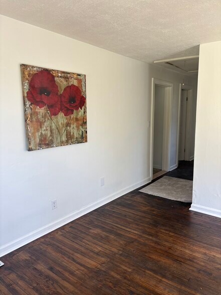 Building Photo - 7209 Lucille Ave