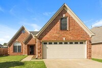 Building Photo - 9812 Southern Oak Way