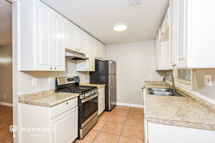 Building Photo - 6718 Gano Dr
