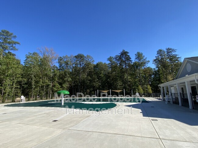 Building Photo - 18422 Centennial Cir