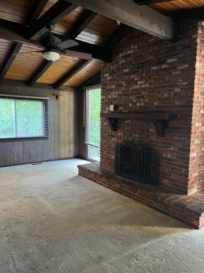 Building Photo - Cozy Three Bedroom Home Coming Available S...