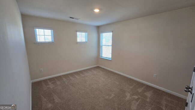 Building Photo - 13106 Vista Dr SE