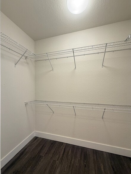 Building Photo - 342 NE 26th Ter