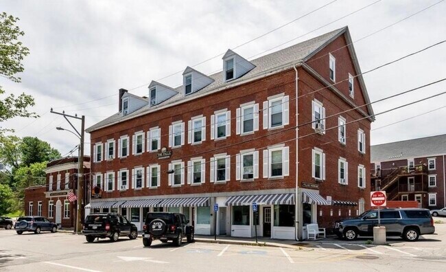 Building Photo - 413 2nd St