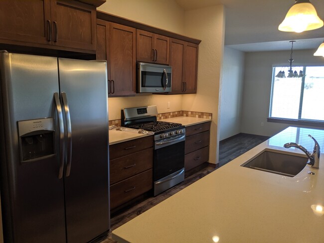 Building Photo - 4 Bed 2 Bath Rancher in Post Falls