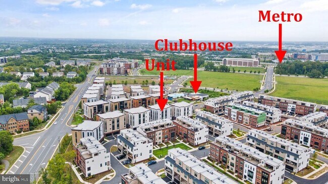 Building Photo - 43443 Croson Ln