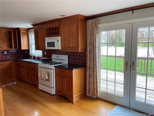 Building Photo - 227 Partridge Ln