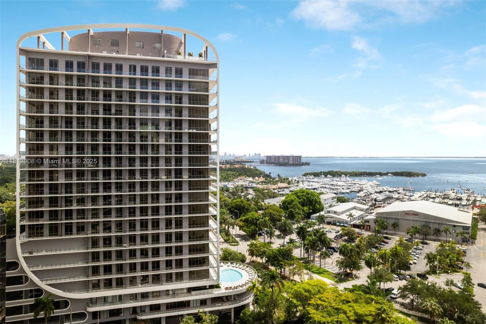 Building Photo - 2655 S Bayshore Dr