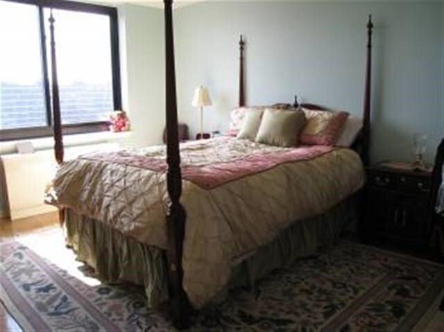 Building Photo - 700 Grove St