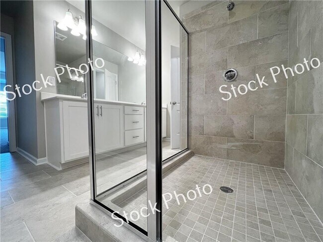 Building Photo - 5686 Rockfern Dr