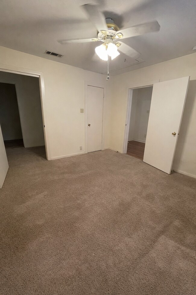 Building Photo - 4213 Avenue C