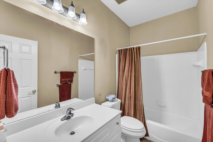 Building Photo - 109 Southernwood Pl