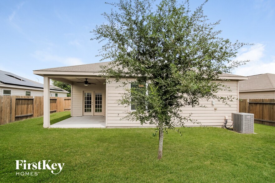 Building Photo - 5623 That Way