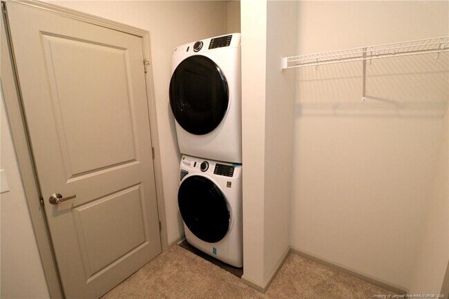 Building Photo - 2402 Gathering Sq Ct