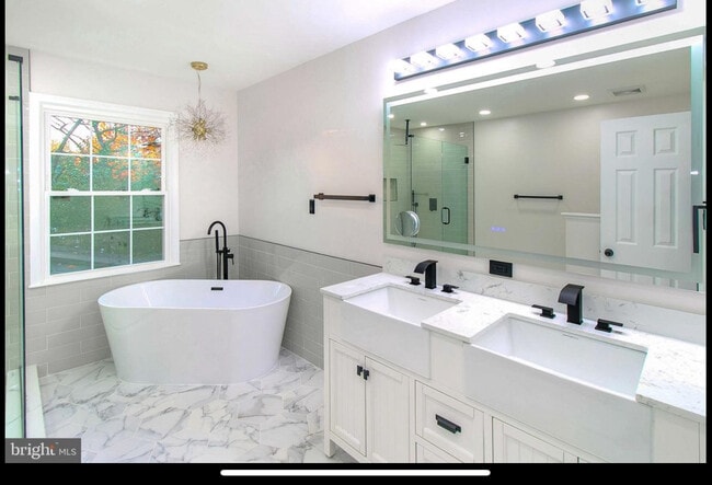 Building Photo - 21111 Deep Furrow Ct