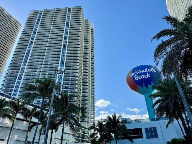 Building Photo - 1850 S Ocean Dr