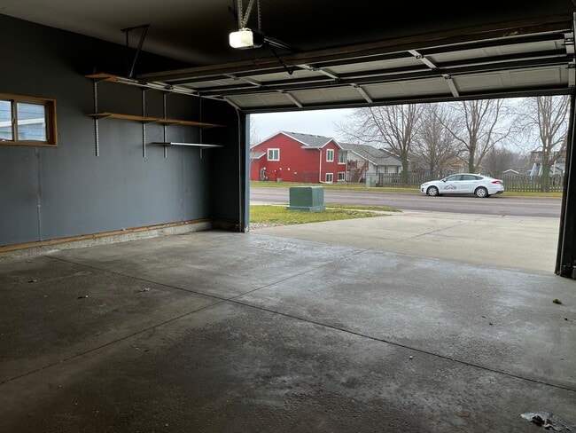 Building Photo - 5 Bed/2 Bath Rental Home on West Side!
