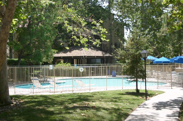 Building Photo - 1109 Summertime Ln