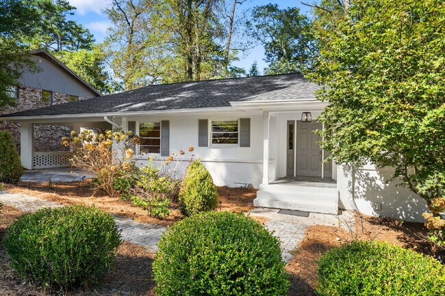 Building Photo - Move in before December 31st and get $100 OFF your rent for the first 3 months — PLUS a $250 Amaz...