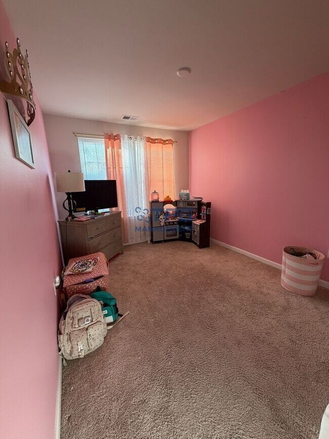 Building Photo - 55 Melanie Wy