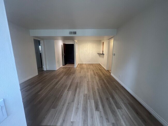 Building Photo - Spacious 2 Bedroom, 2 Bathroom, Canoga Park Condominium for Lease!