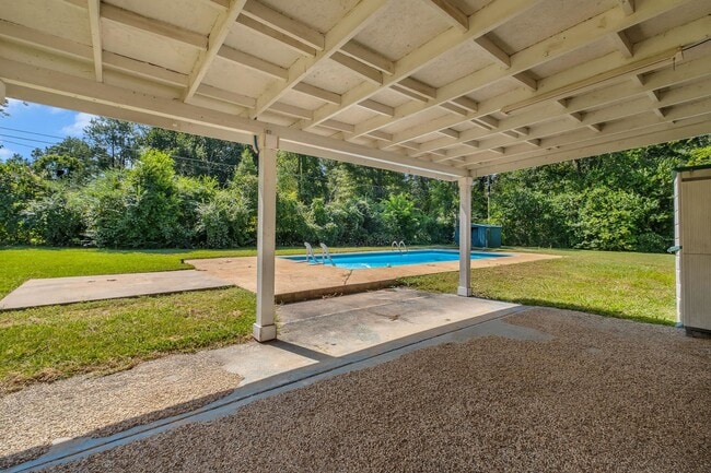 Building Photo - 2613 Killarney Way