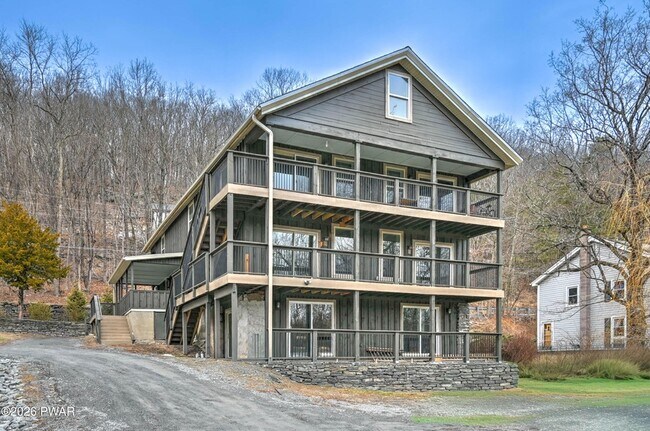 Building Photo - 628 Hudson St