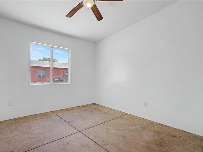Building Photo - 81 E Laguna St